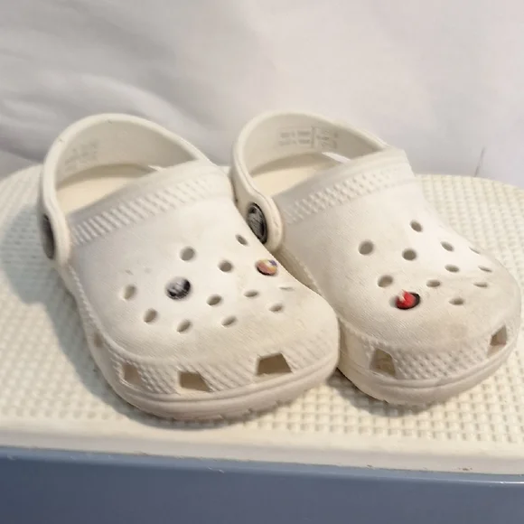 CROCS White Sandals with Signature Perforated Design Crocs Classic 206761 Two-Strap Sandals Waterproof Slides  main image 4